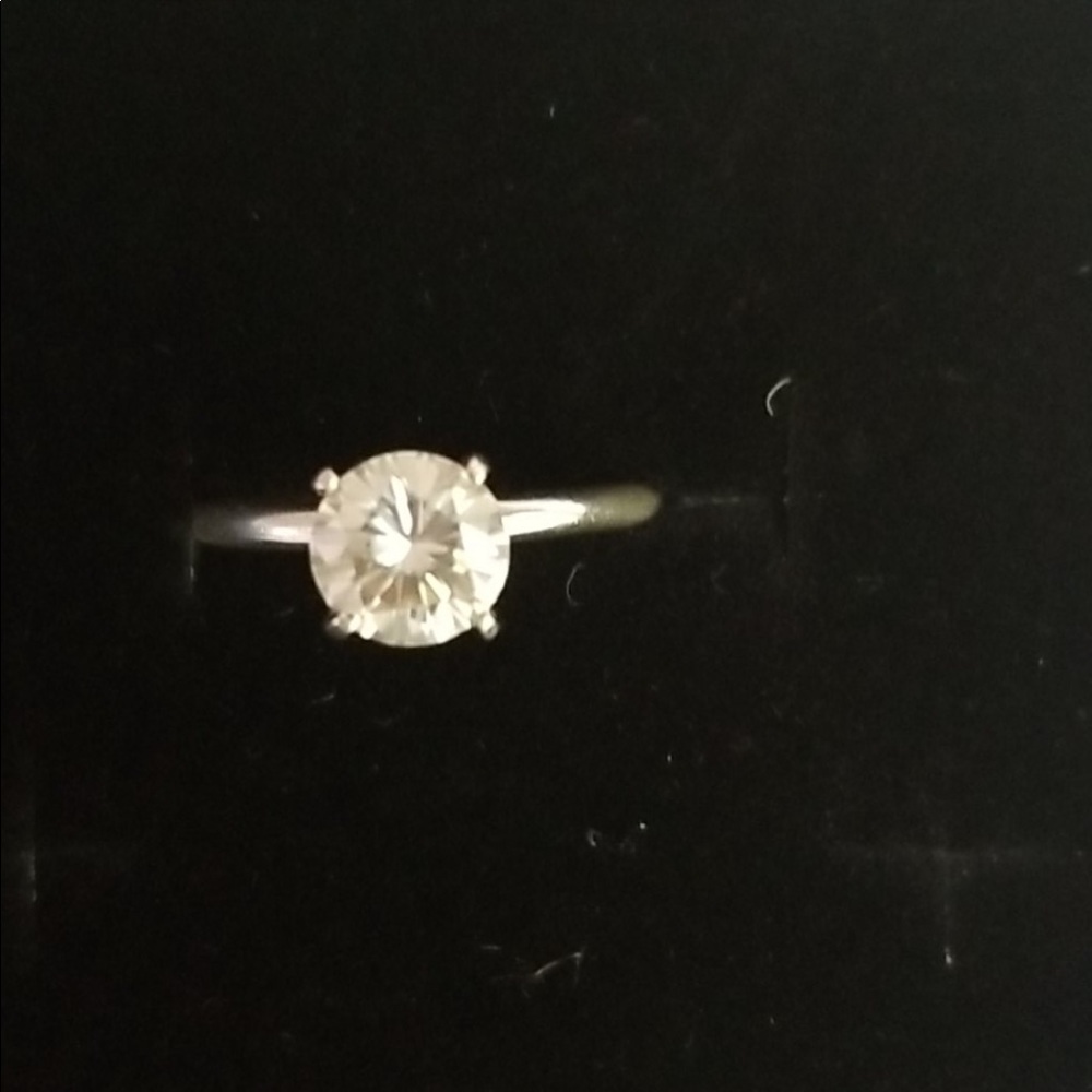 Moissanite diamond ring 1.75 carats/925 silver band